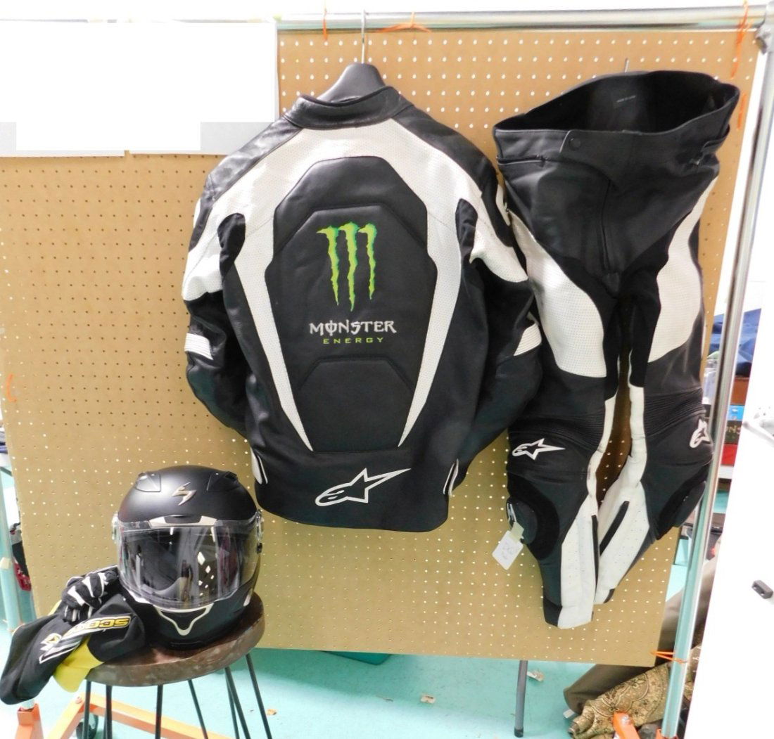 Leather Stunt Suit and Helmet - Monster Energy (1 of 20)