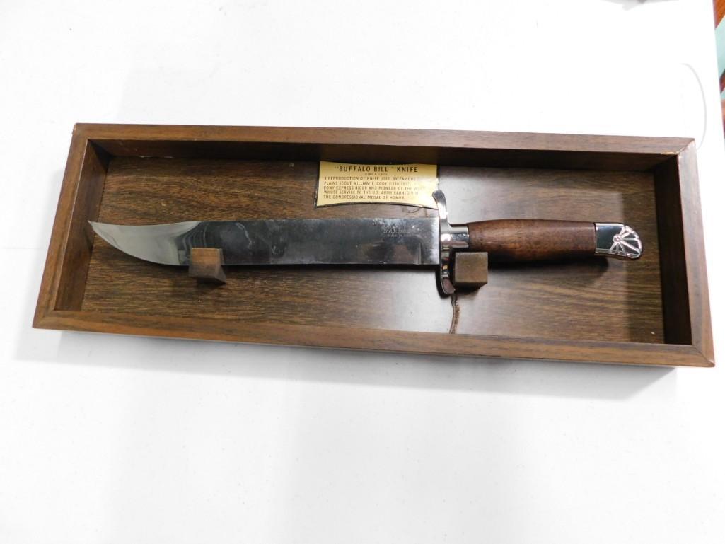 Vintage Saladmaster Buffalo Bill Bowie Type Knife on a Display Case Made in USA in original box (1 of 4)