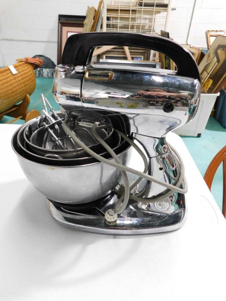 Hamilton Beach Electric Stand Mixer with 4 Bowls etc: Hamilton Beach Electric Stand Mixer with 4 Bowls etc . Works