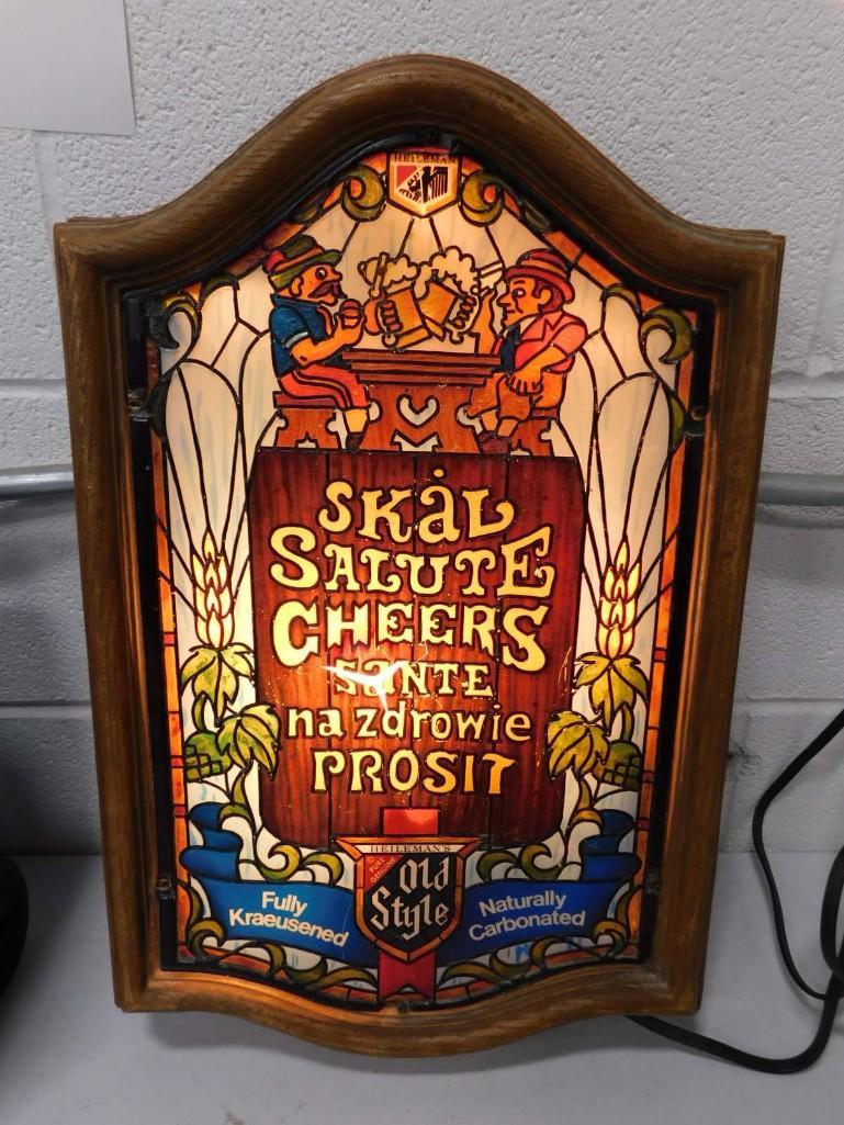 Old Style Beer Lighted Sign Skal Salute Cheers Sante Nazdrowie Prosit: Vintage Old Style Beer Lighted Sign Skal Salute Cheers Sante Nazdrowie Prosit . Condition: light works. Sign has damage/crack on the front. Please see all pictures