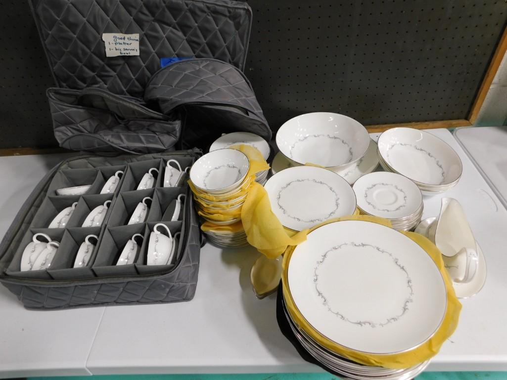 Large Royal Doulton English Fine Bone China Set: Large Royal Doulton English Fine Bone China Set - roughly 15 cups, 1 platter, 1 big serving bowl, 16 salad plates, 16 dinner plates, etc.