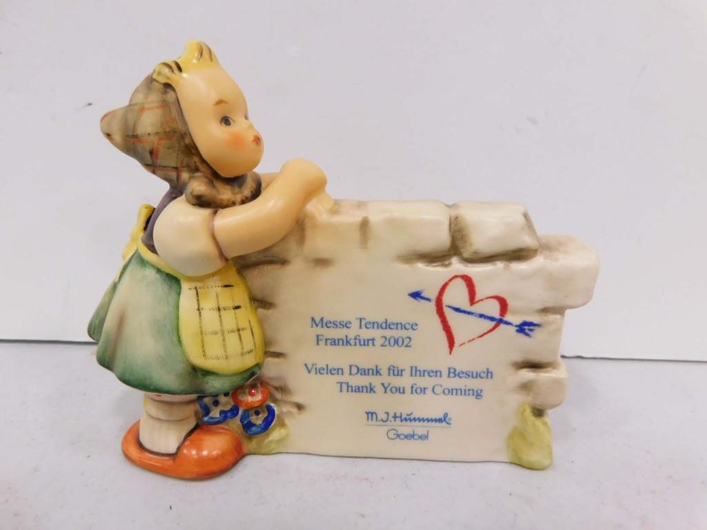 Goebel Hummel Day Dreamer Figurine 2002 Exclusive 3.5" #827: Goebel Hummel Day Dreamer Figurine 2002 Exclusive 3.5" #827