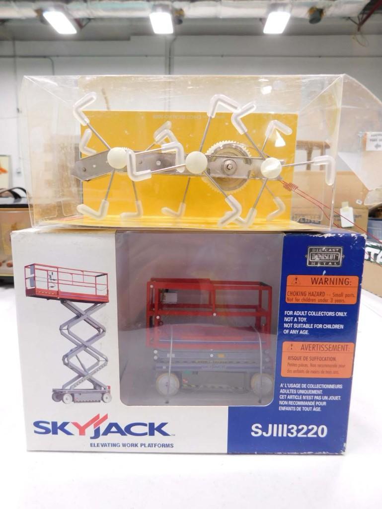 Wind Up Toy Bird and Toy Skyjack in Original Boxes: Wind Up Toy Bird and Toy Skyjack in Original Boxes