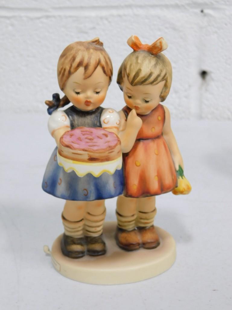 Goebel Hummel Happy Birthday TMK 5 176/0 5" Tall: Goebel Hummel Happy Birthday TMK 5 176/0 5" Tall