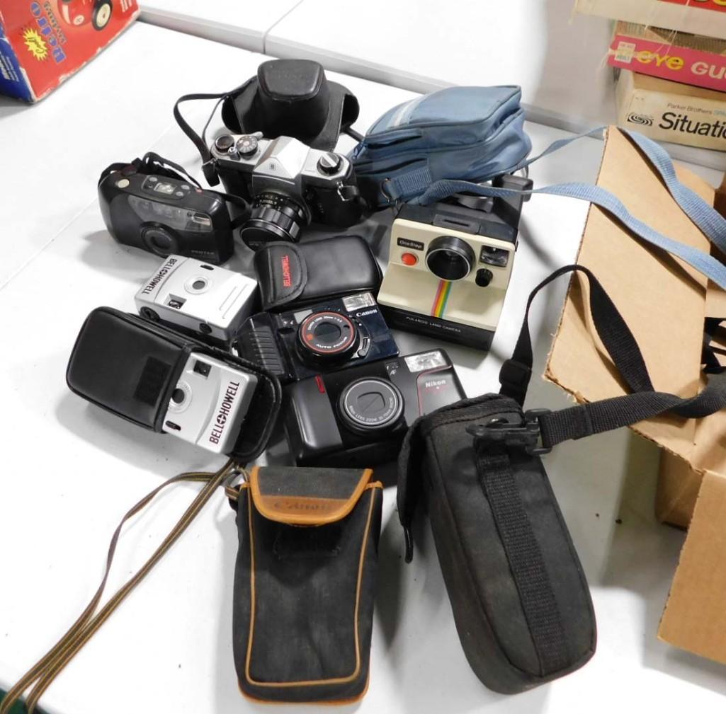 Lot of Vintage Cameras incl Honeywell Pentex Vintage SLR Camera Spotmatic: Lot of Vintage Cameras incl Honeywell Pentax Vintage SLR Camera Spotmatic, Polaroid, Canon, Nikon, Bell and Howell, etc