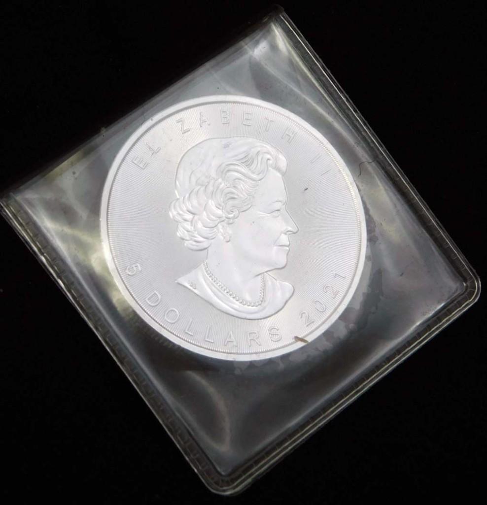 2021 BU Canadian 1 Ounce Silver Round 5 Dollar Coin (1 of 2)