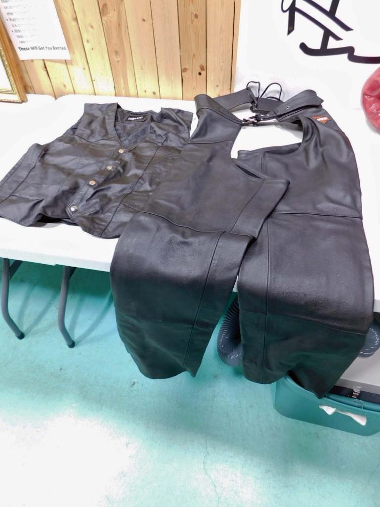 Harley Davidson Leather Chaps and a Leather Vest Size M (1 of 9)