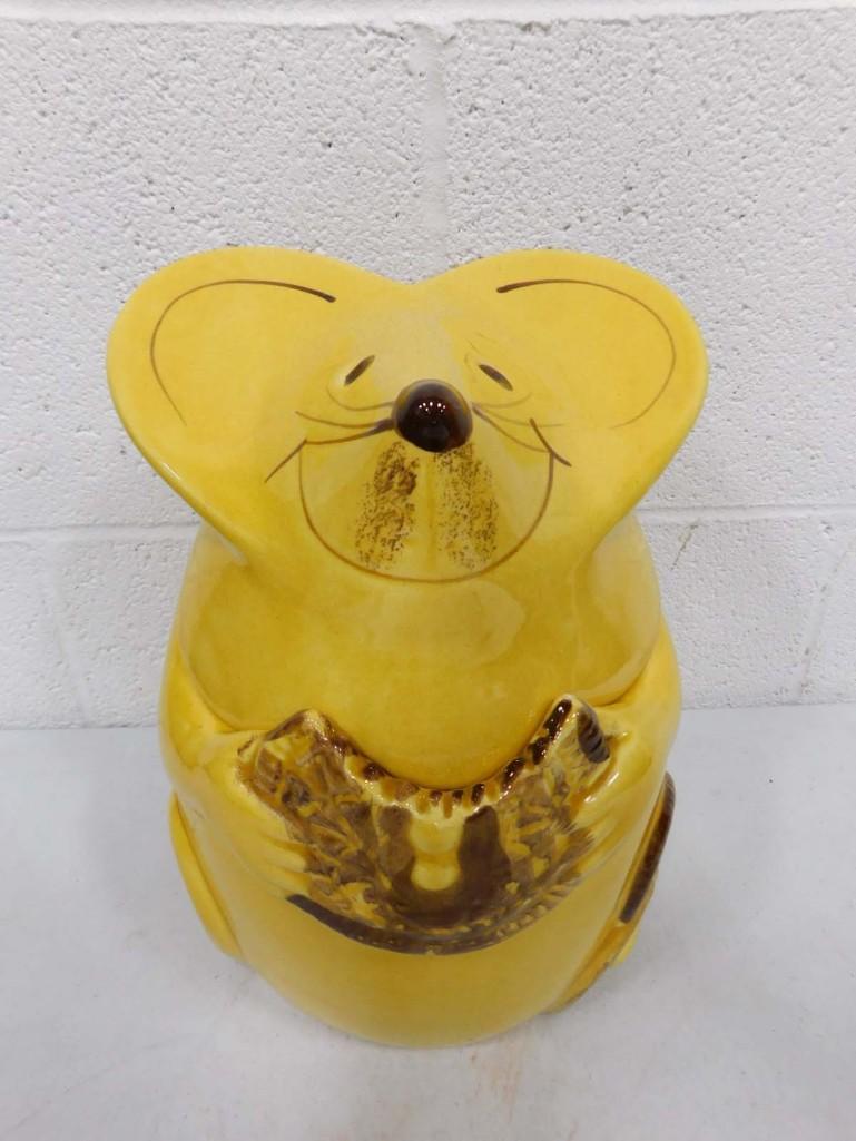 Vintage 1970s Mouse Cookie Jar N. S. Gustin of LA California: Vintage 1970s Ceramic Mouse Cookie Jar N. S. Gustin of LA California Condition: has a small chip on the inside of the bottom rim. You cannot see it with the lid on