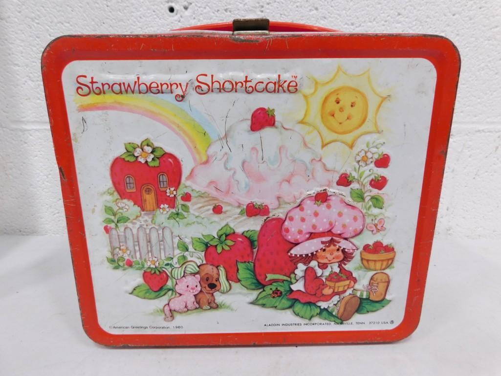 Vintage Strawberry Shortcake Metal Lunchbox with Thermos: Vintage Strawberry Shortcake Metal Lunchbox with Thermos Condition: some wear, scratches, dings, etc. Please see all pictures