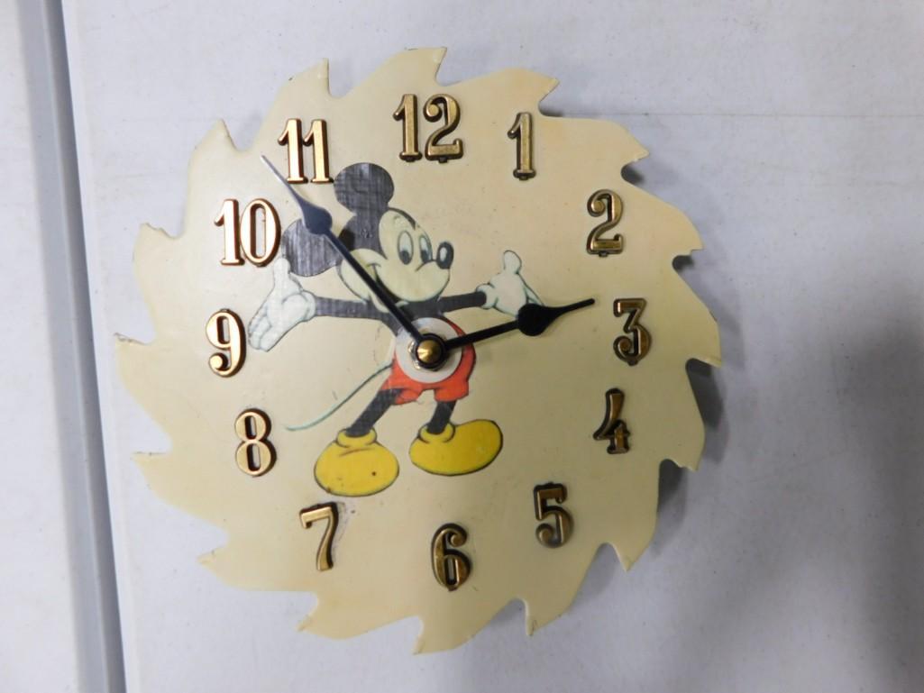 Saw blade Art Clock: Saw blade Art Clock Looks like someone converted this into a clock with a cartoon character on it