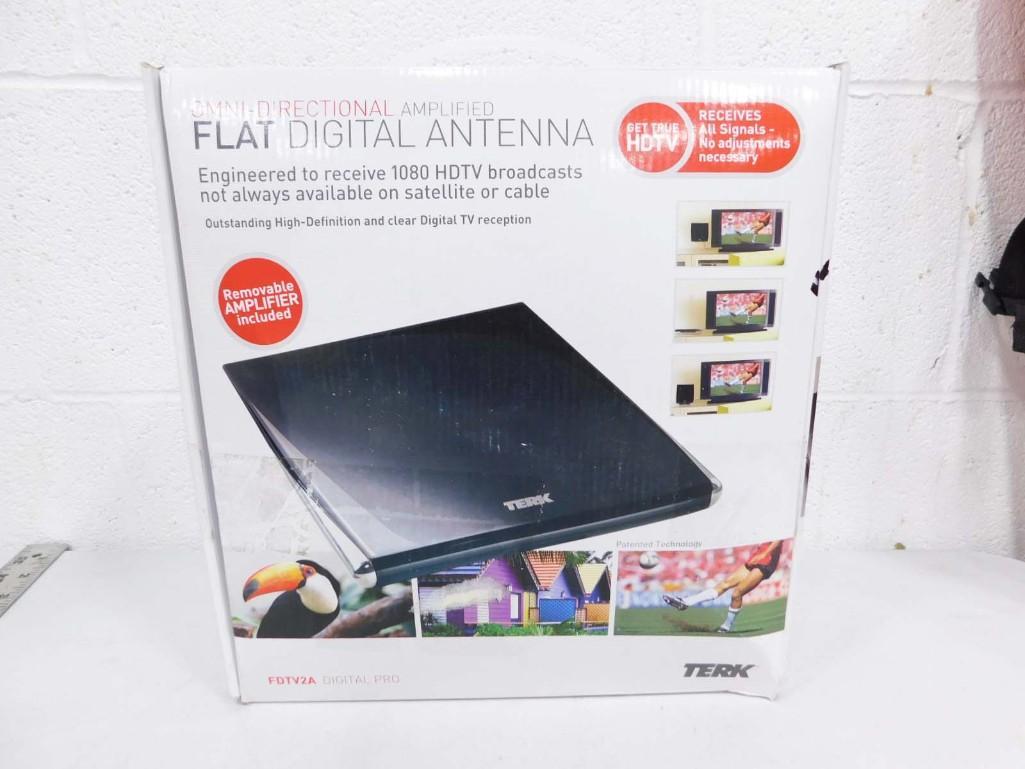 Terk Flat Digital Antenna New in Box: Terk Flat Amplified Omni-Directional Digital Antenna New in Box