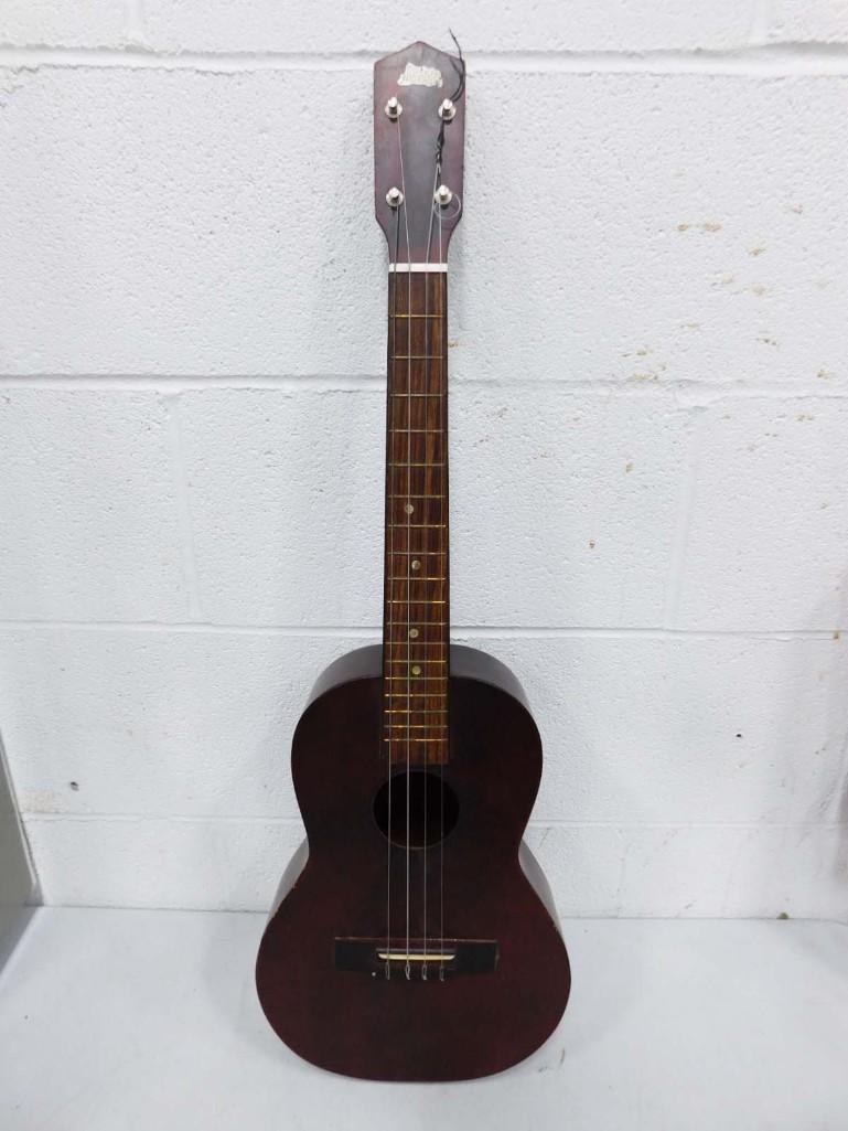 Vintage 1960s Baritone Ukulele Norma BU 527: Vintage 1960s Baritone Ukulele Norma BU 527