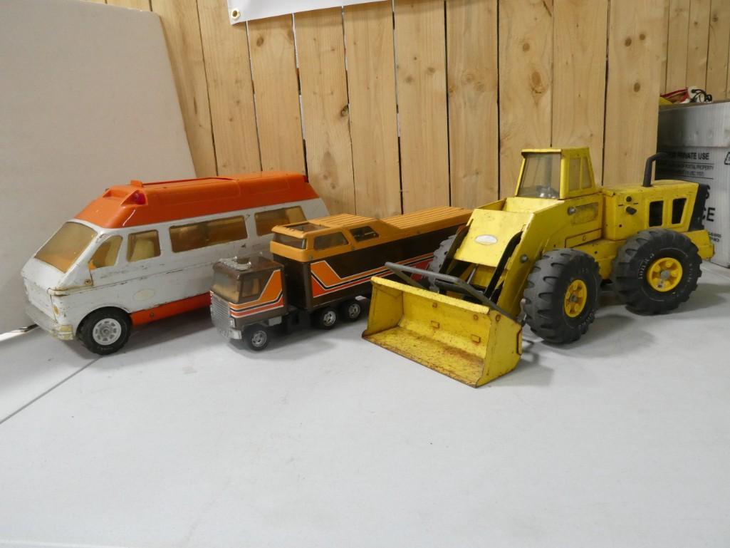 Vintage Pressed Steel Toys incl Tonka Front End Loader, Conversion Van, Semi Truck: Vintage Pressed Steel Toys incl Tonka Front End Loader, Conversion Van - pressed steel with plastic top, Semi Truck - Pressed Steel with plastic top