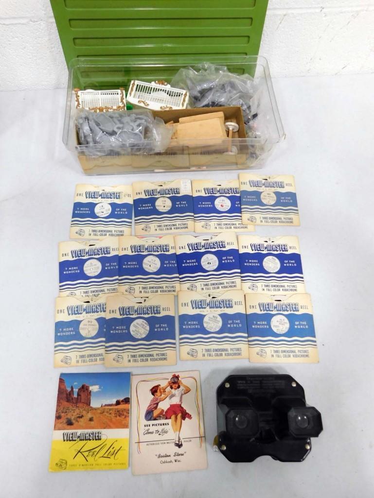 Vintage Viewmaster with Reels plus Other Smalls incl Circus Train Kit, Etc: Vintage Viewmaster with Reels plus Other Smalls incl Circus Train Kit, Etc . Condition: circus train kit is unchecked for completeness