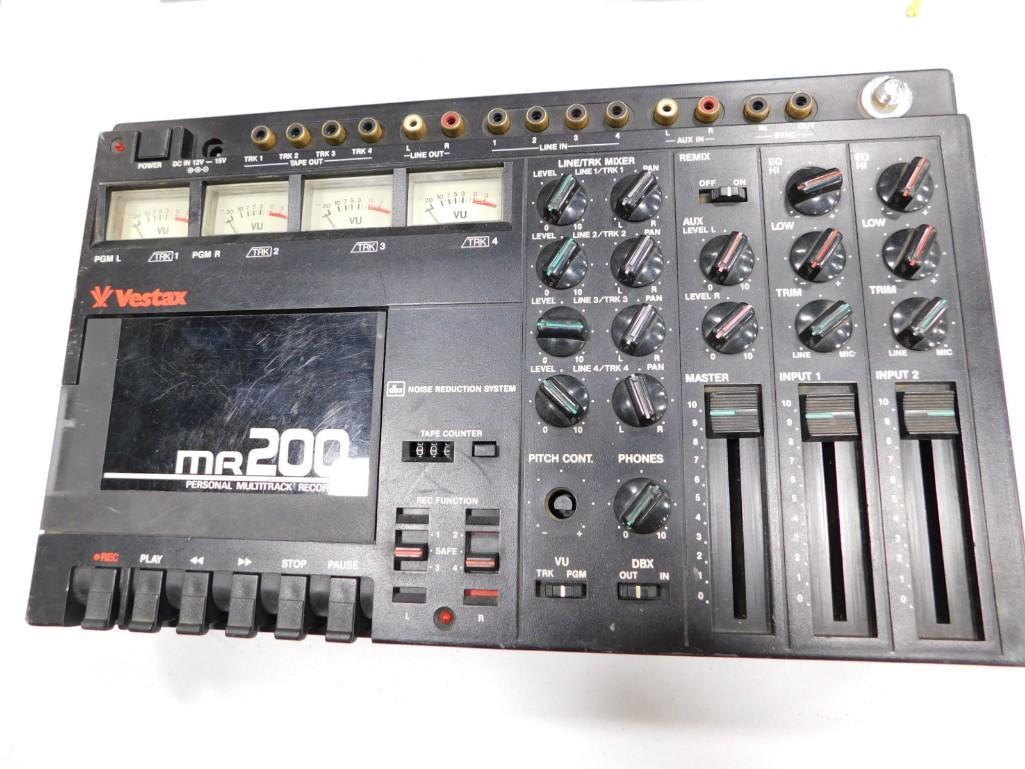 Vestax Mr200 Personal Multitrack Recorder: Vestax Mr200 Personal Multitrack Recorder Condition: missing the pitch control knob and is untested