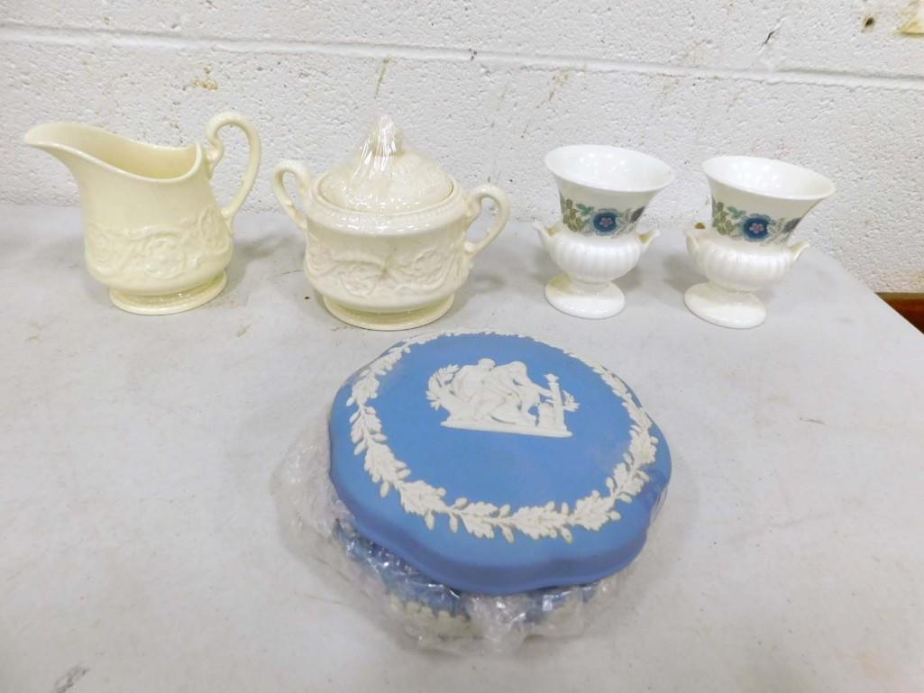 Wedgwood Lot incl Trinket Box, Creamer and Sugar Bowl, 2 Candle Holders or Small Vases (1 of 6)