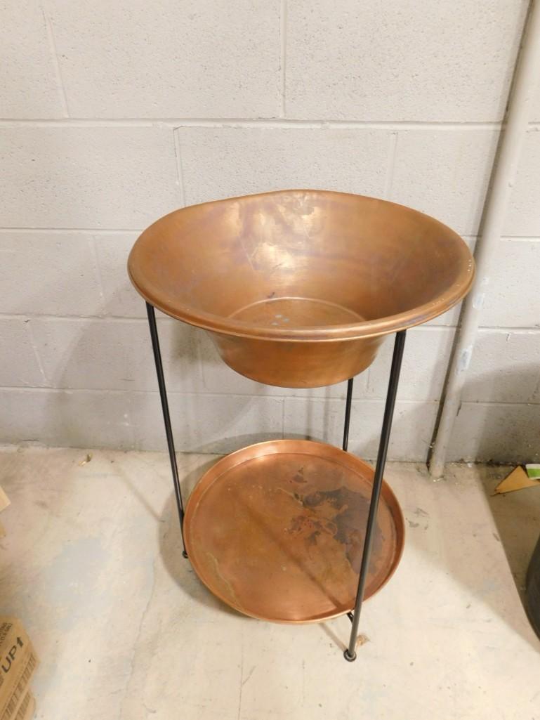 Large Copper Ice Bucket / Wine Chiller: Large Copper Ice Bucket / Wine Chiller - There is a slight bend that could probably be pounded out fairly easily.