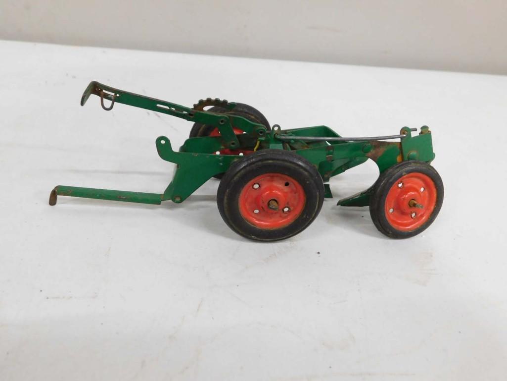 Oliver Plow Metal Farm Toy (1 of 4)
