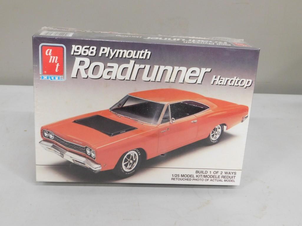 AMT Ertl 1968 Plymouth Roadrunner Hardtop 1/25 Scale Car Model Kit Sealed: AMT Ertl 1968 Plymouth Roadrunner Hardtop 1/25 Scale Car Model Kit #6515 Sealed