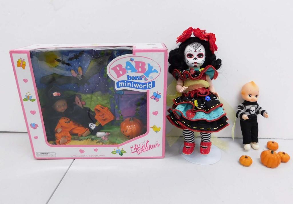 Madame Alexander Dia de Los Muertos Day of the Dead 8" Mexico Doll #69800 with Stand 2015: Madame Alexander Dia de Los Muertos Day of the Dead 8" Mexico Doll #69800 with Stand 2015 . Clean, body side seam is split. Very rare. No box or papers. OOAK Kewpie Ball Jointed Halloween 5" d