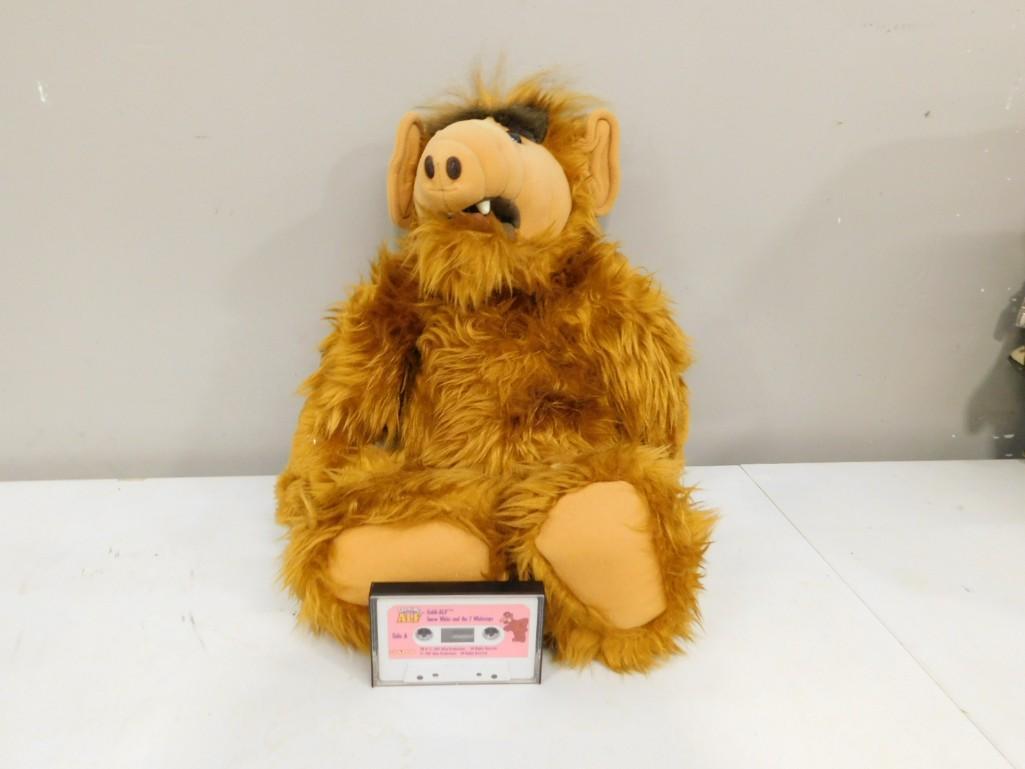 Vtg 1986 Coleco Talking ALF Storytelling Alien 22" Plush Doll w 2 Cassettes , Works: Vintage 1986 Coleco Talking ALF Storytelling Alien 22" Plush Doll with 2 Cassettes. He works! Mouth, ears, and eyebrows move as he talks in the voice of ALF from the TV show series. Clean, vgc.