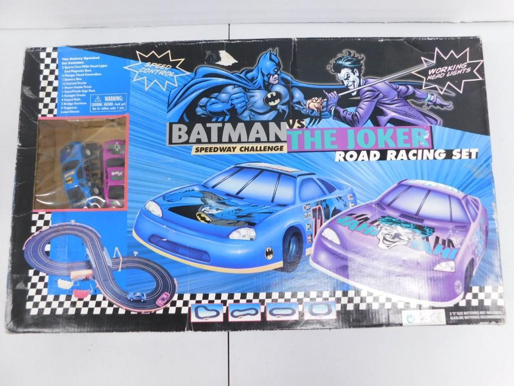 Batman vs The Joker Speedway Challenge Road Racing Set Works: Batman vs The Joker Speedway Challenge Road Racing Set Condition: works, includes everything that you see in the pictures