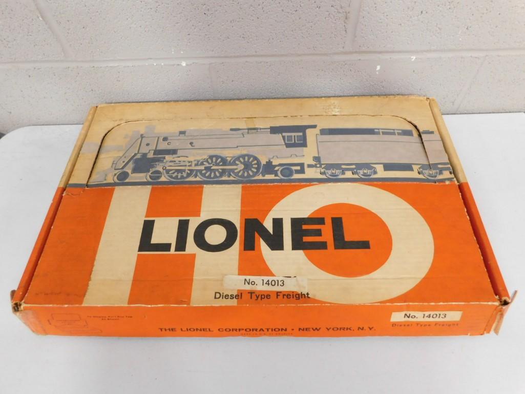 Lionel 14013 Diesel Type Freight Train Set with Box: Lionel 14013 Diesel Type Freight Train Set with Box