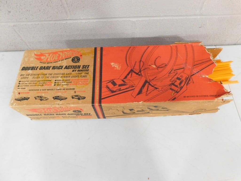 Original 1969 Mattel Hot Wheels Set NO CARS: Original 1969 Mattel Hot Wheels Set NO CARS . Has track, loop to loop connectors, a few purple connectors, clamp, finish line bracket (flag is missing) and original instructions. Box is very brittle.