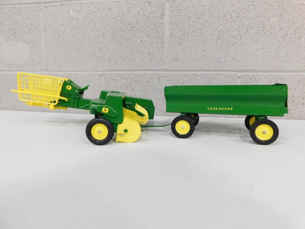 John Deere Farm Toys Lot incl Pressed Steel Wagon and a Hay Bailer (1 of 4)