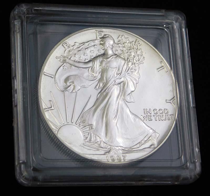 1987 BU American Silver Eagle 1 oz Silver Round (1 of 2)