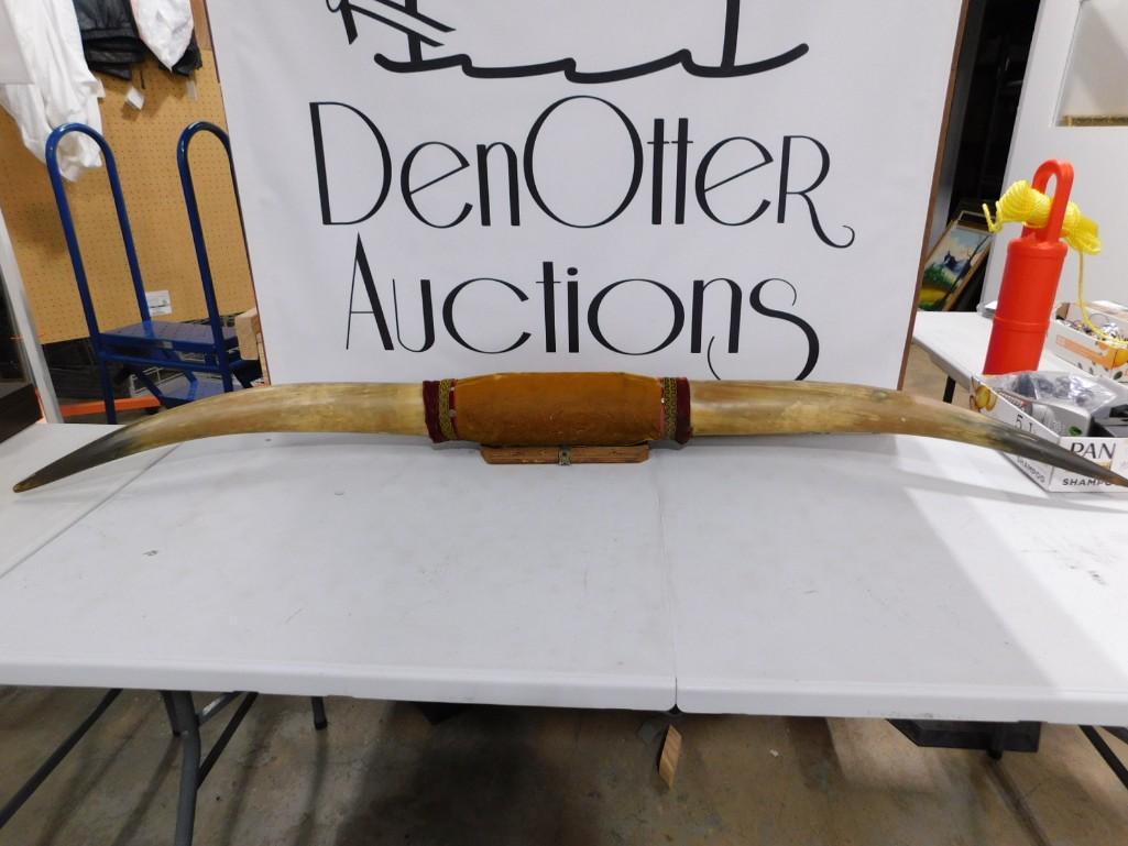 Very Large Set of Longhorn Steer Horns Nicely Mounted (1 of 8)
