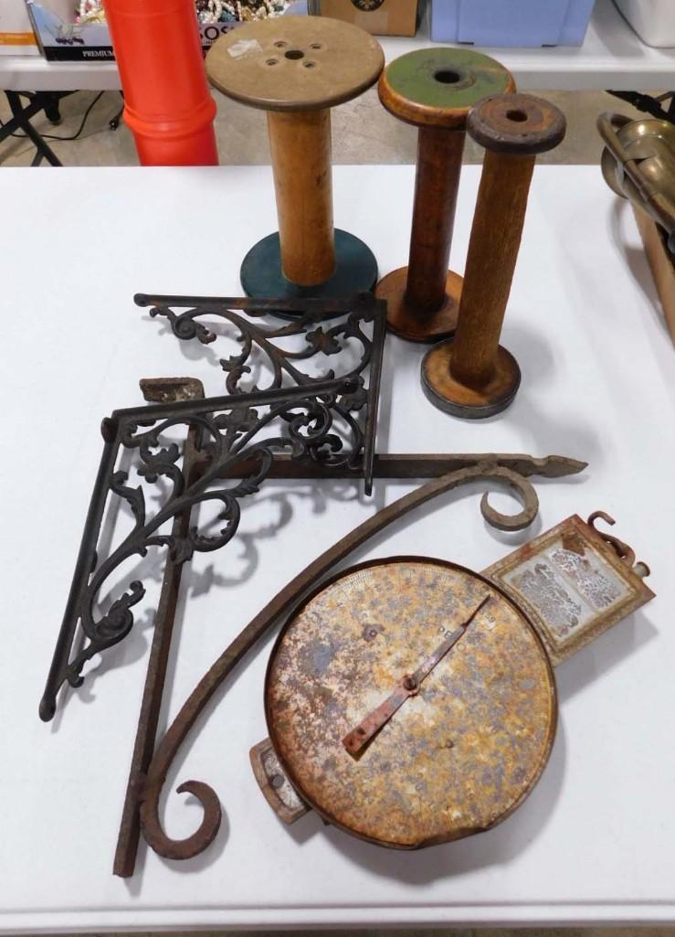 Vintage Lot incl Shelf Brackets, Vintage Spools, Scale: Vintage Lot incl Shelf Brackets, Vintage Spools, Scale Condition: scale is untested