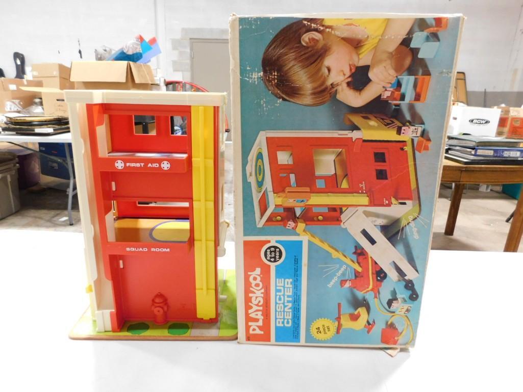 Playskool Rescue Center Toy in Original Box: Playskool Rescue Center Toy in Original Box Condition: unchecked for completeness