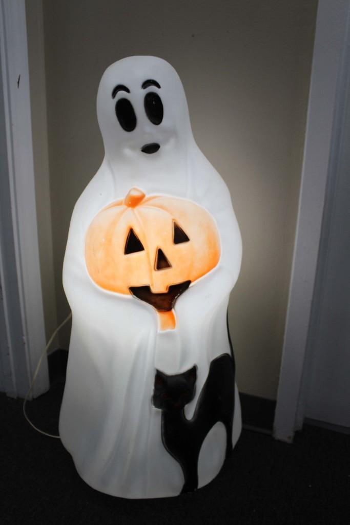 Vintage Empire Halloween Blow Mold 34" Ghost Holding Pumpkin with Black Cat: Vintage 34" Empire Halloween Blow Mold Ghost Holding Pumpkin with Black Cat Yard Decor . Condition: clean, works, has some age fading
