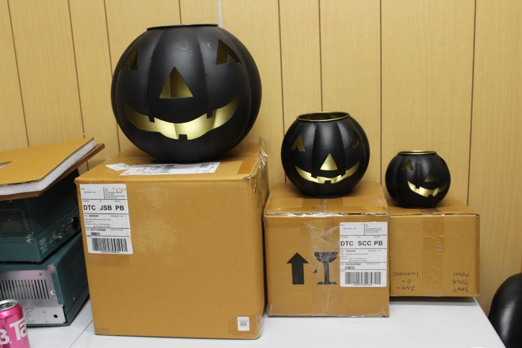 3 Pottery Barn Black Stackable Halloween Jack o Lanterns or Pumpkins: 3 Pottery Barn Halloween black stackable Jack-O-Lanterns or Pumpkins made of metal
