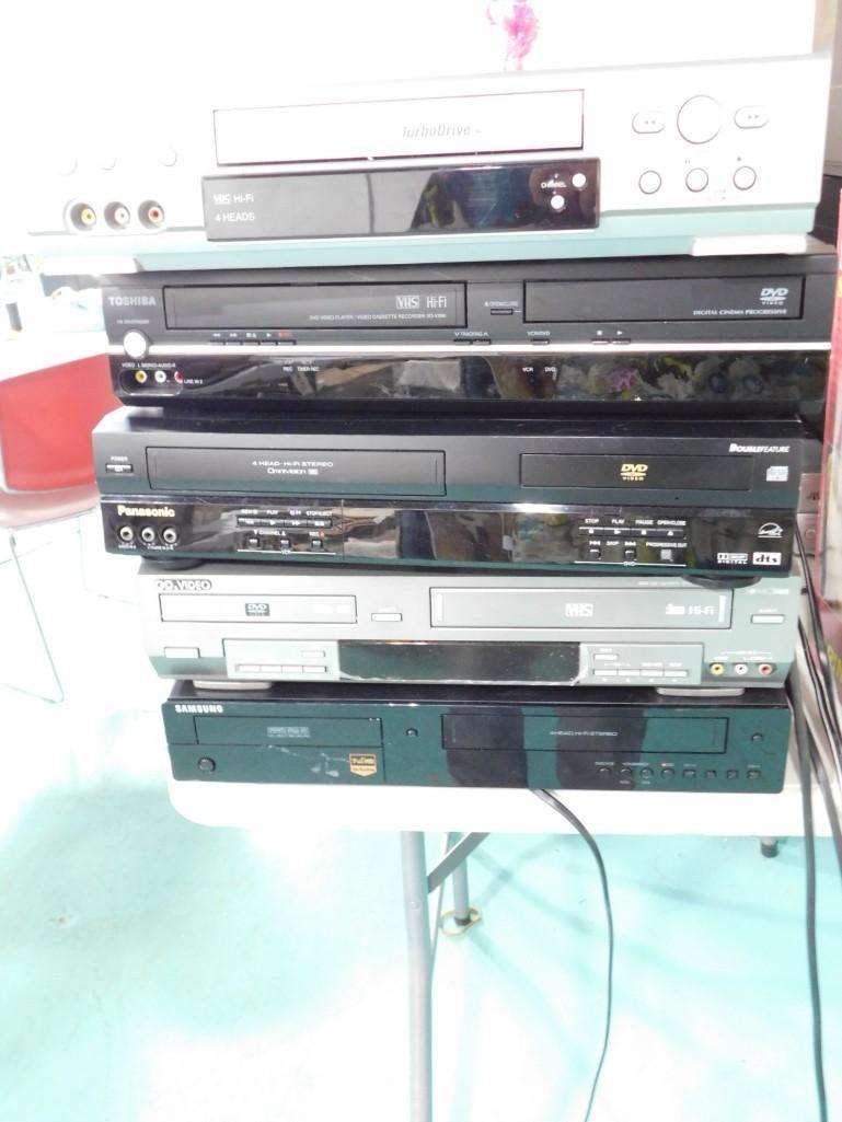 Lot of 5 VCRs and DVD/VCR Combos: Lot of 5 VCRs and DVD/VCR Combos . Includes Samsung, Panasonic, Toshiba, Mitsubishi, etc Condition: plugged in and powers up, but not tested beyond that.