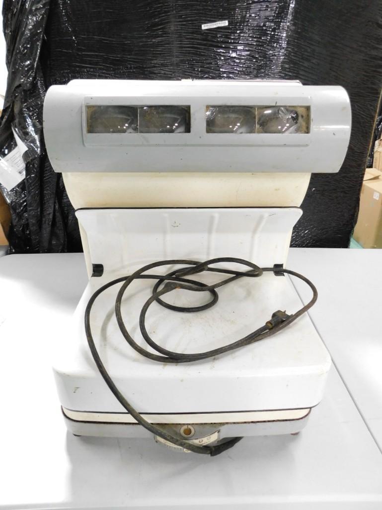 Vintage Toledo No Springs Honest Weight Delicatessen Scale: Vintage Toledo No Springs Honest Weight Delicatessen Scale Condition: untested, needs to be rewired, one of the glass parts on the front is cracked