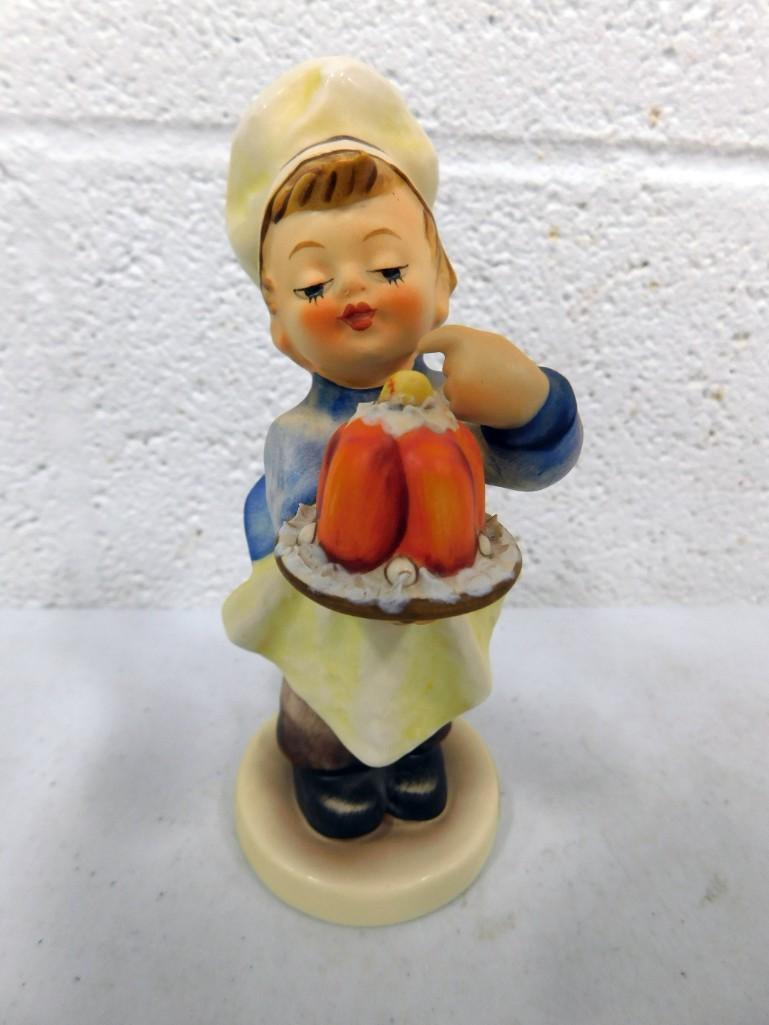 Goebel Hummel Baker TMK 5 #128 5" Tall (1 of 4)