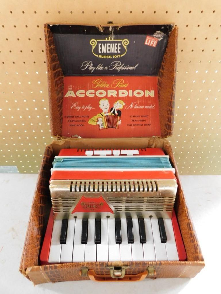 Emenee Toy Accordion with Case Works: Emenee Toy Accordion with Case Condition: this works, but it is a toy