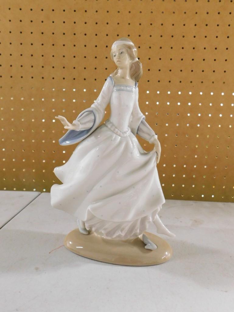 Lladro Dancing Girl with One Shoe Porcelain Figurine RETIRED (1 of 4)