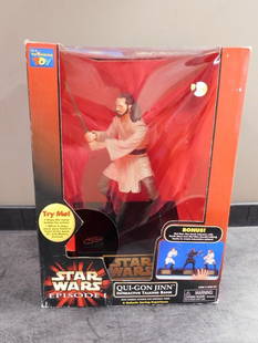 Star Wars Qui-Gon-Jinn Talking Bank with Box: Star Wars Qui-Gon-Jinn Talking Bank with Box