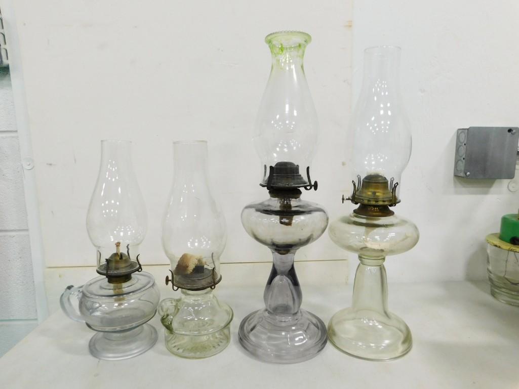 Antique and Vintage Kerosene Oil Lamps: Antique and Vintage Kerosene Oil Lamps