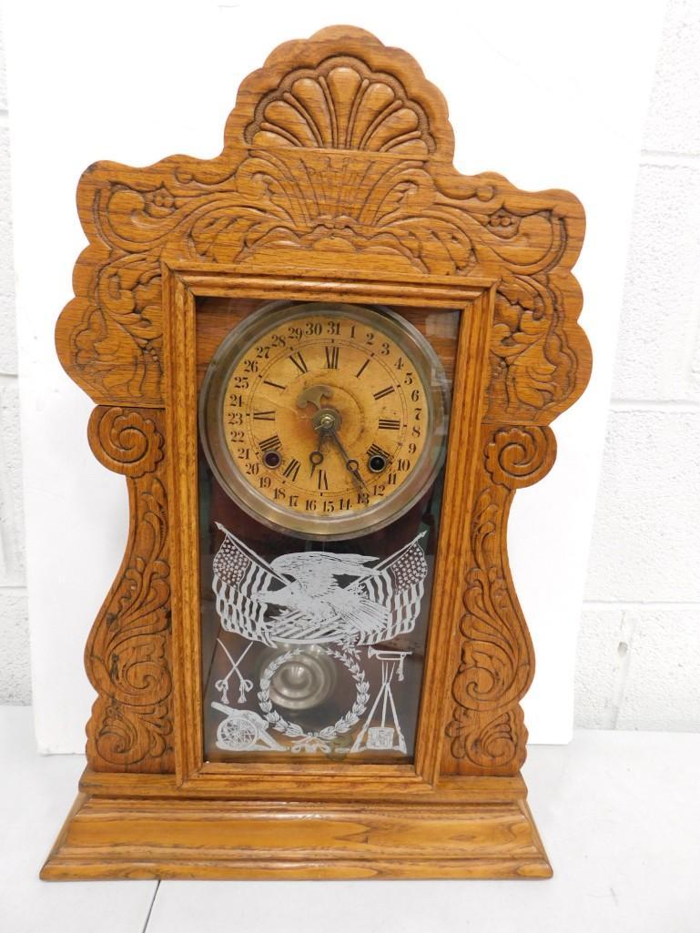 Antique Mantle Clock with Pendulum and Key (1 of 8)