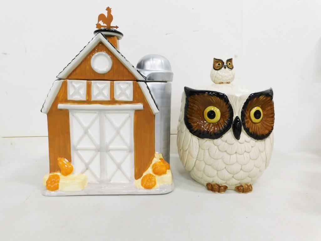 2 Cookie Jars incl Barn and an Owl (1 of 6)