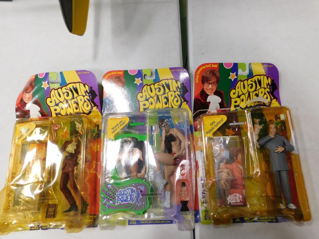 3 Austin Powers Dolls New in Packages (1 of 4)