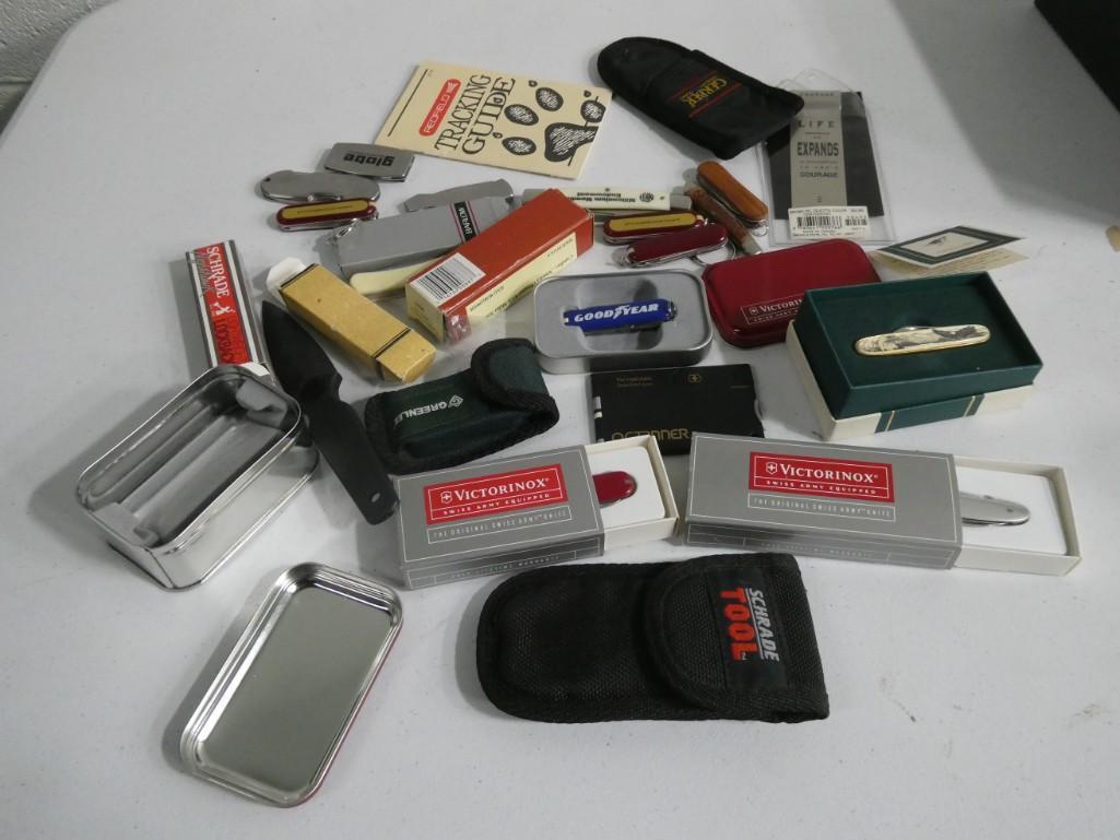 Lot of assorted knives including Victorinox Swiss, Schrade, Greenlee, etc.: Lot of assorted knives including Victorinox Swiss, Schrade, Greenlee, etc.