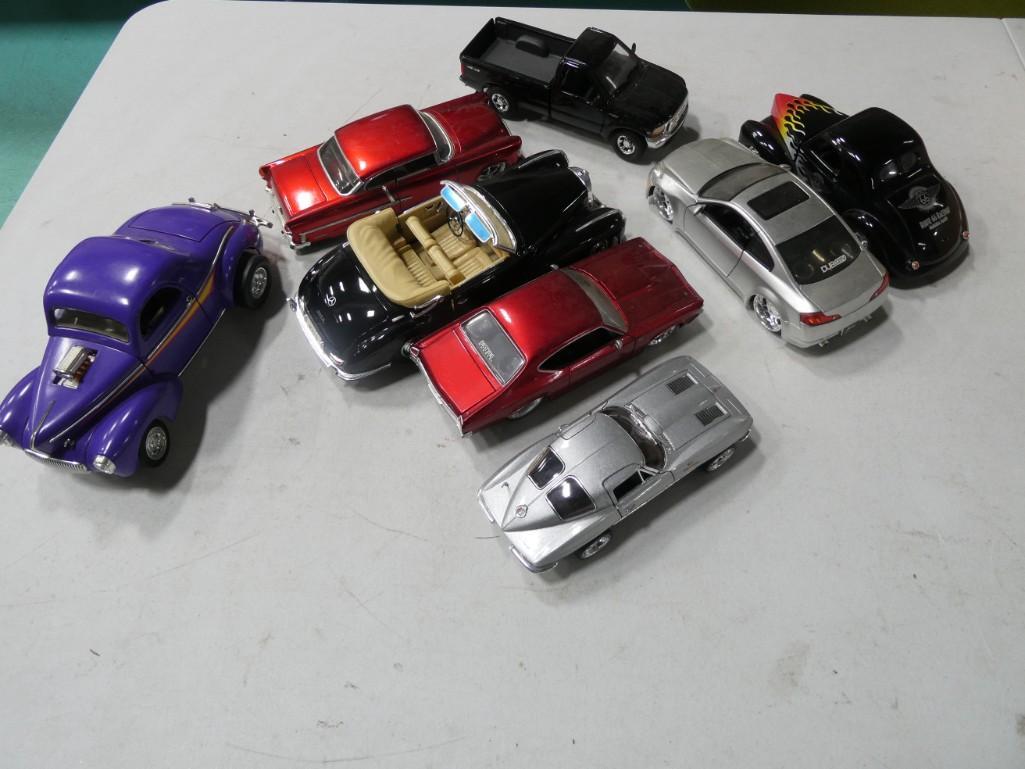 Lot of 8 Assorted Die Cast Cars - 1:18, 1:24 Scale (1 of 7)