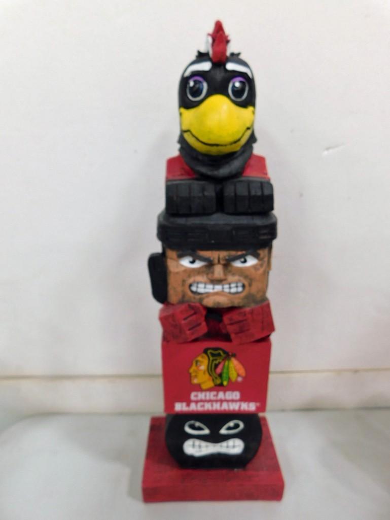 Chicago Blackhawks Resin Totem Pole (1 of 2)