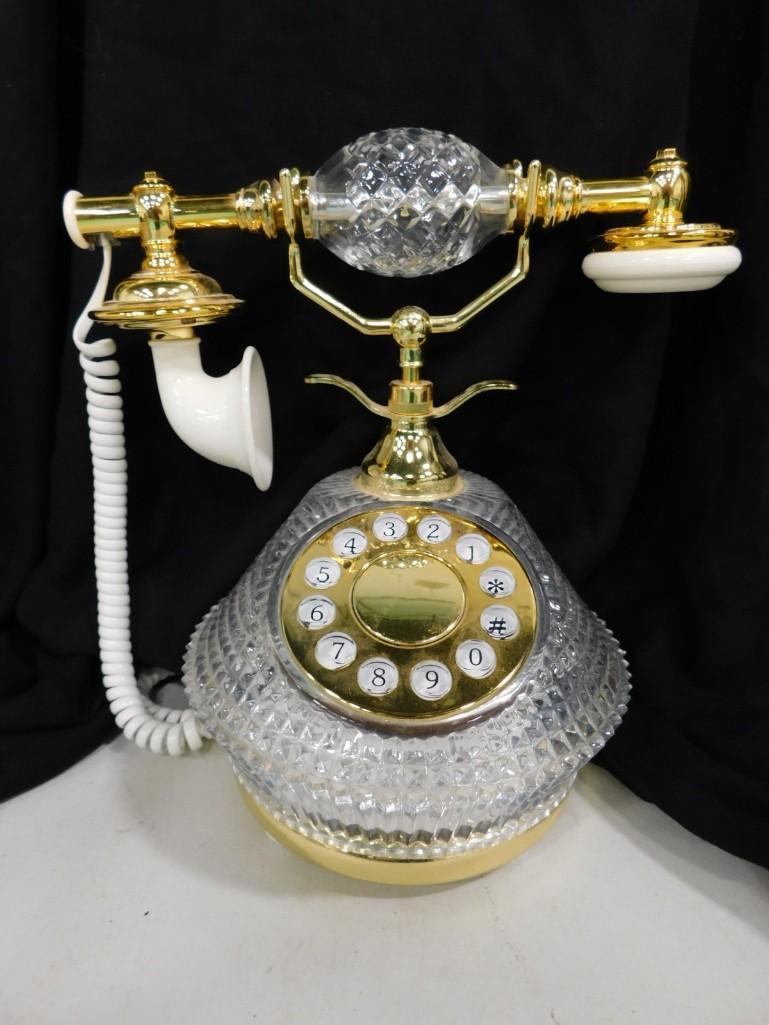 Clear Glass Retro Phone or Telephone Touch Tone: Clear Glass Retro Touch Tone Telephone or Phone. Condition: untested