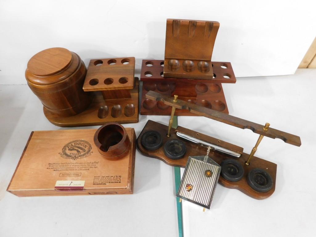 Tobacciana Lot incl Vintage Pipe Holders and a Cigar Box (1 of 6)